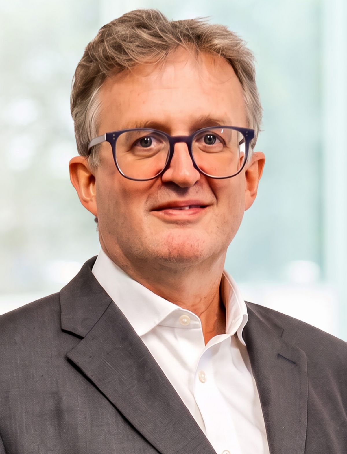 Ian Henderson